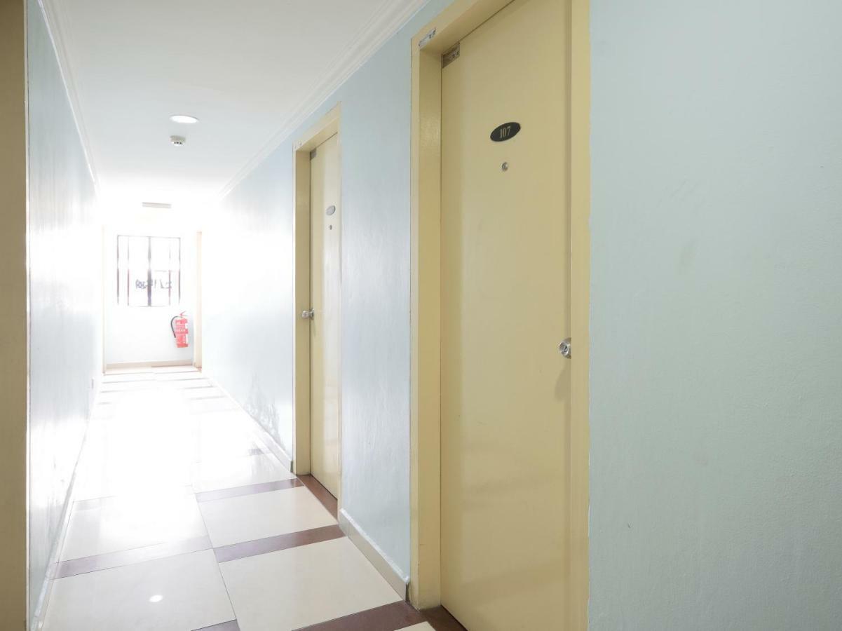 Super Oyo 969 Hotel Pantai View Λαμπουάν Εξωτερικό φωτογραφία