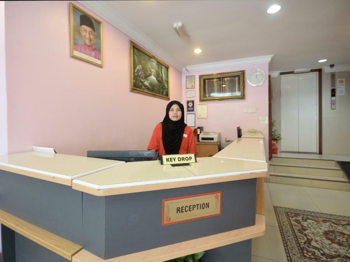 Super Oyo 969 Hotel Pantai View Λαμπουάν Εξωτερικό φωτογραφία