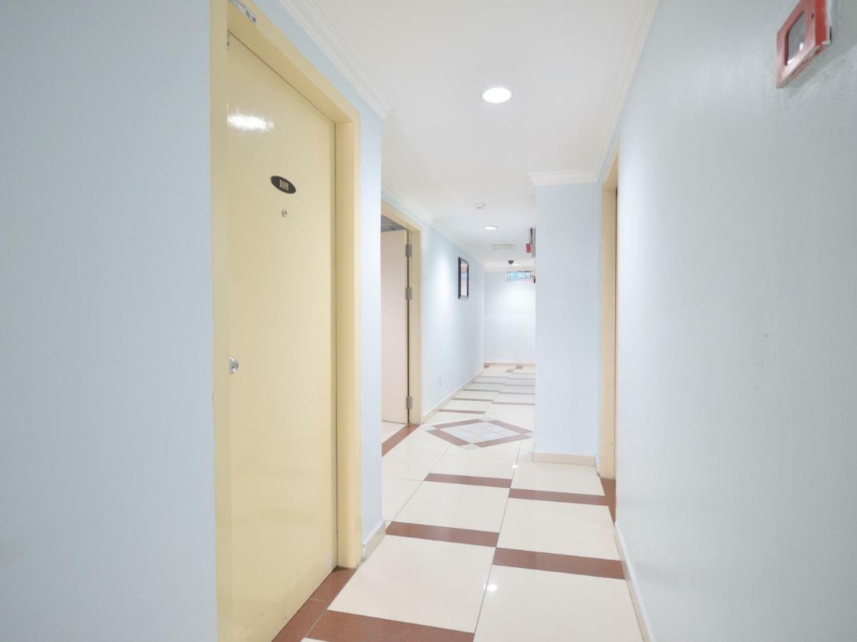 Super Oyo 969 Hotel Pantai View Λαμπουάν Εξωτερικό φωτογραφία