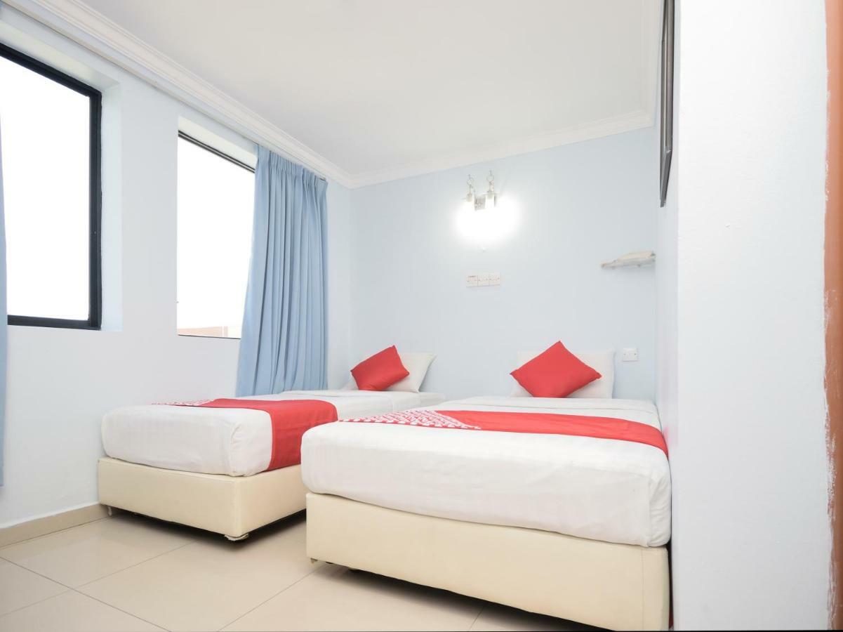 Super Oyo 969 Hotel Pantai View Λαμπουάν Εξωτερικό φωτογραφία