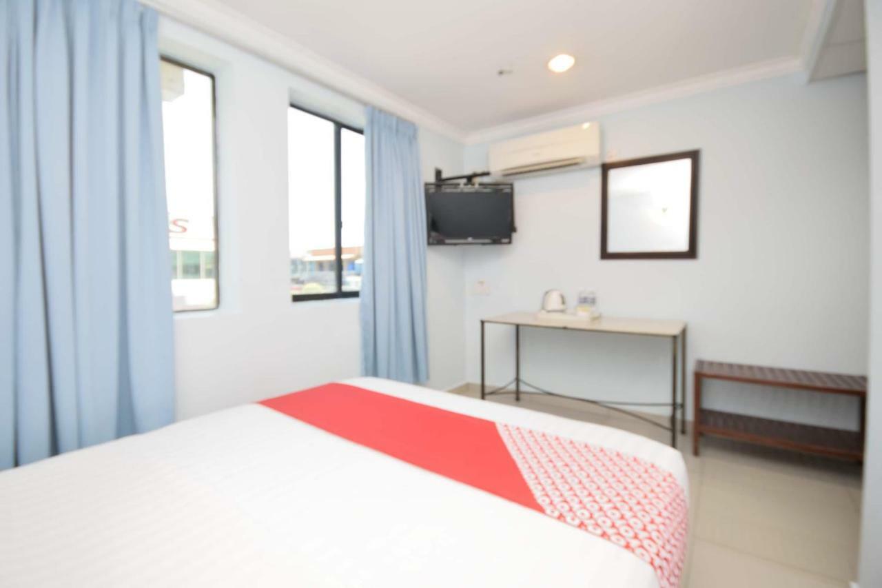 Super Oyo 969 Hotel Pantai View Λαμπουάν Εξωτερικό φωτογραφία